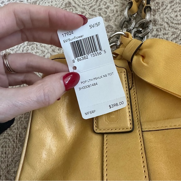 Coach Poppy Pushlock Tote In Sunflower - Picture 2 of 13